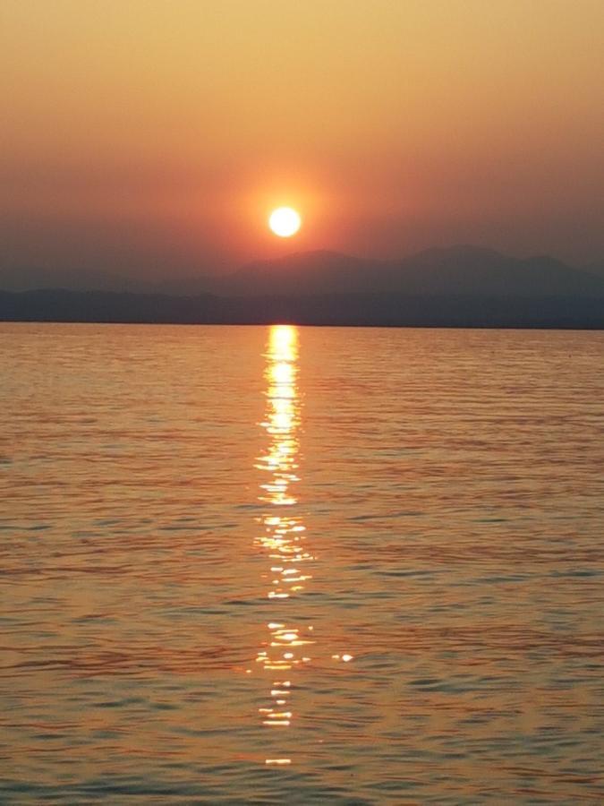 B&B Il Tramonto Pastrengo Bagian luar foto